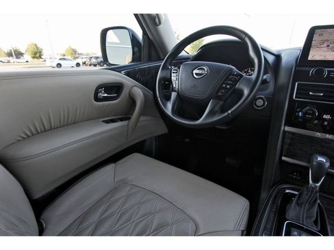 Used 2021 Nissan Armada Platinum image 11
