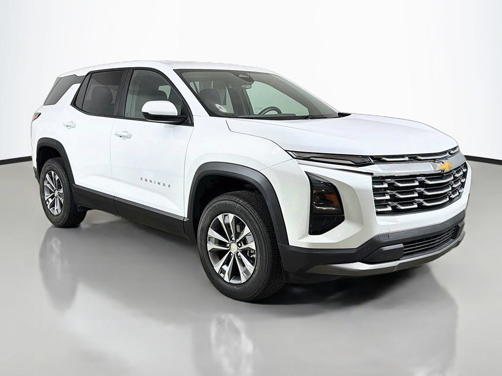 Used 2026 Chevrolet Equinox LT FWD image 2
