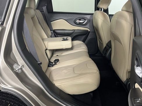 Used 2016 Jeep Cherokee Limited w/ Luxury Group image 29