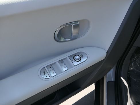 Used 2024 Hyundai Ioniq 5 SEL RWD image 10