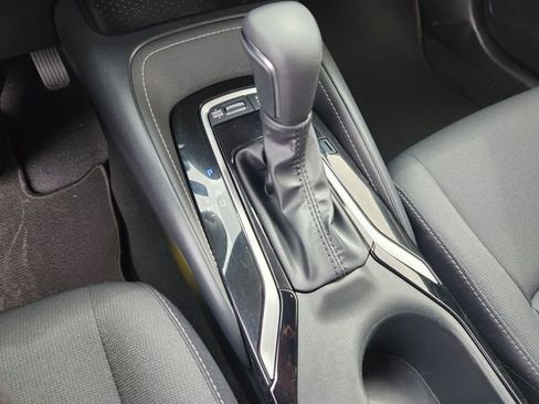 Certified 2025 Toyota Corolla SE FWD image 19