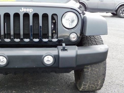 Used 2017 Jeep Wrangler Unlimited Sport w/ Max Tow Package image 9