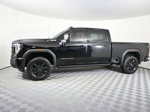 Used 2024 GMC Sierra 2500 AT4 w/ AT4 Premium Plus Package AWD/4WD image 2