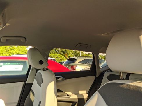 New 2025 Volkswagen Taos SE image 22