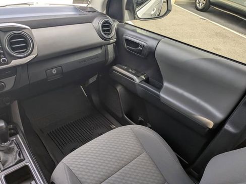 Used 2022 Toyota Tacoma SR5 w/ Technology Package RWD image 19