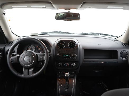 Used 2014 Jeep Patriot Latitude image 13