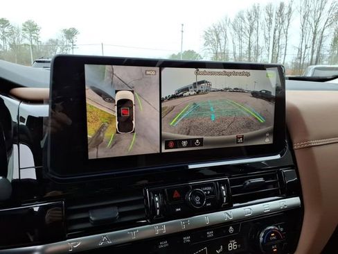 New 2026 Nissan Pathfinder Platinum image 15