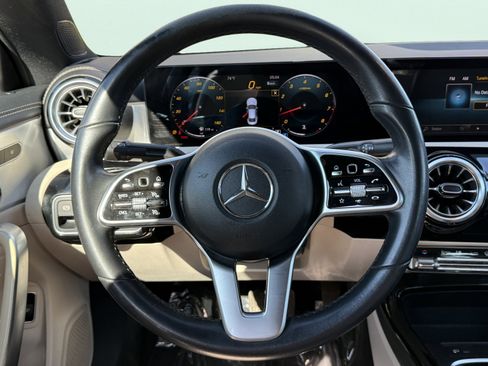Used 2022 Mercedes-Benz CLA 250 image 18