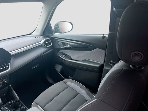 Used 2024 Chevrolet TrailBlazer LT w/ LT Cold Weather Package image 22