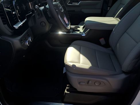 New 2026 GMC Sierra 1500 SLT image 29