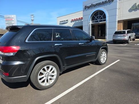 Used 2017 Jeep Grand Cherokee Limited image 3
