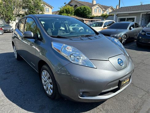 Used 2017 Nissan Leaf S w/ Charge Package FWD image 3