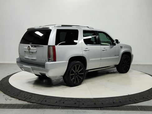 Used 2014 Cadillac Escalade Premium RWD image 8