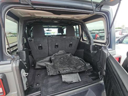 Used 2021 Jeep Wrangler Unlimited Sport AWD/4WD image 17
