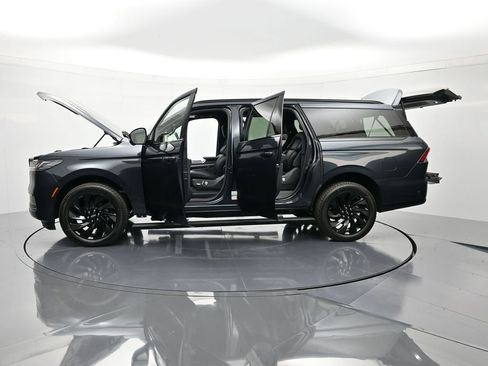 New 2026 Lincoln Navigator L Reserve w/ Jet Appearance Package AWD/4WD image 47