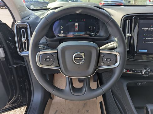 New 2025 Volvo XC40 B5 Core w/ Protection Package Premier image 10