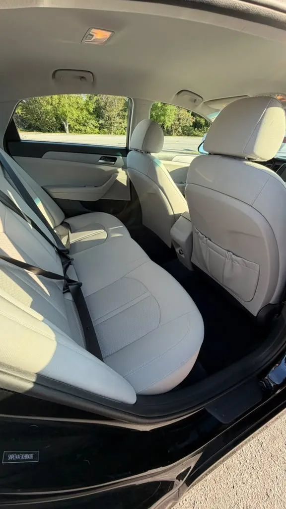 Used 2019 Hyundai Sonata SE w/ Cargo Package FWD image 15