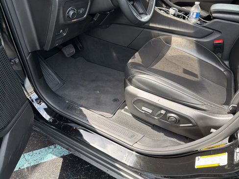 Used 2023 Jeep Grand Cherokee L Laredo image 11