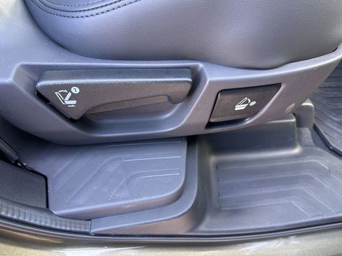 Used 2025 Subaru Ascent Bronze Edition image 33