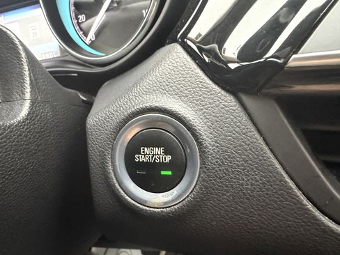 Used 2017 Buick Envision Essence image 24