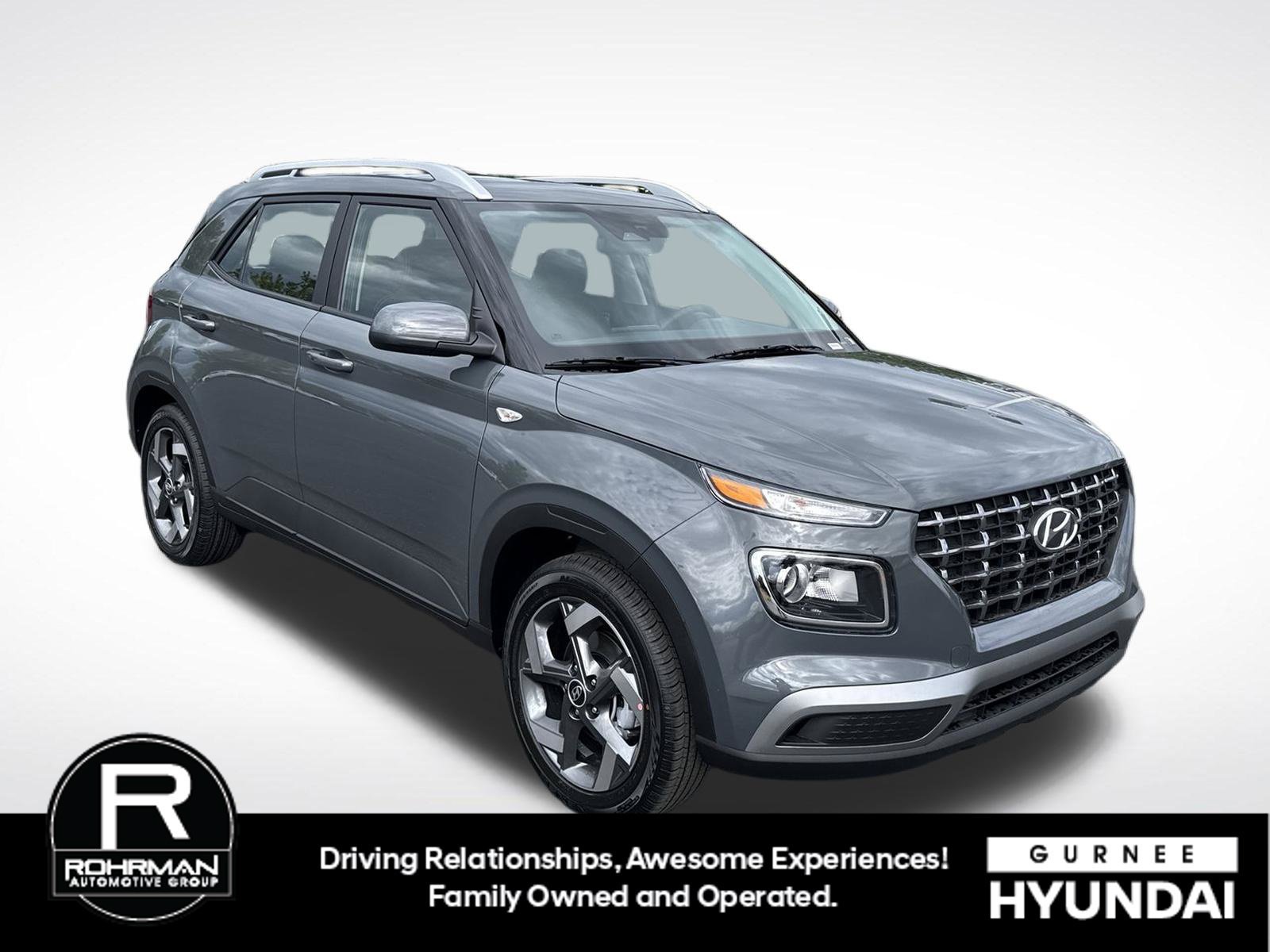 Used 2026 Hyundai Venue SEL FWD image 2