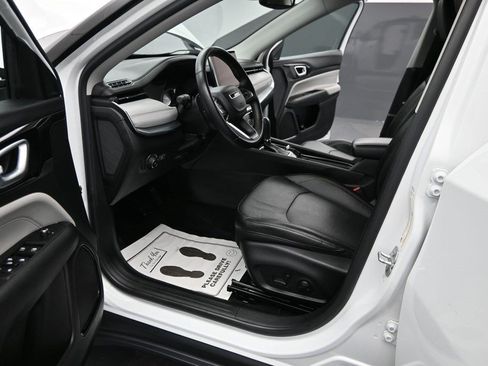 Used 2022 Jeep Compass Limited AWD/4WD image 11