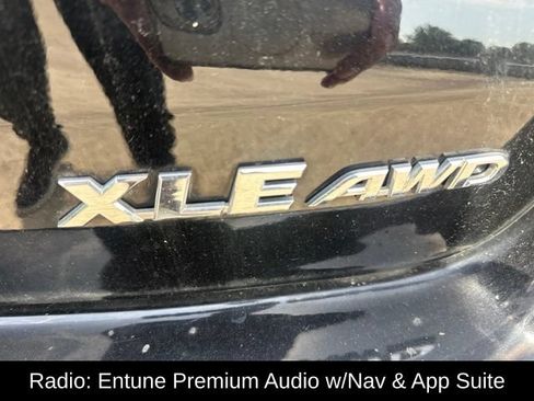 Used 2019 Toyota Highlander XLE AWD/4WD image 6