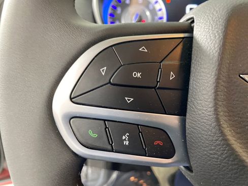 Used 2023 Chrysler 300 Touring w/ Sport Appearance Package image 14