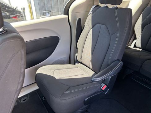 Used 2024 Chrysler Voyager LX FWD image 42