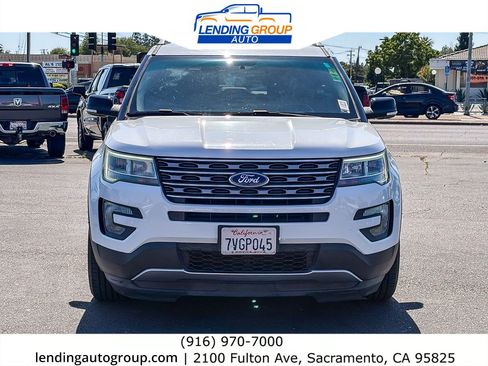 Used 2017 Ford Explorer XLT FWD image 6