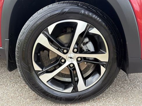 Used 2024 Chevrolet Trax RS w/ Driver Confidence Package FWD image 28