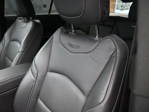 Used 2025 Cadillac XT4 Premium Luxury image 18
