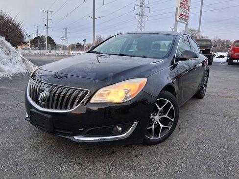 Used 2017 Buick Regal Sport Touring image 1