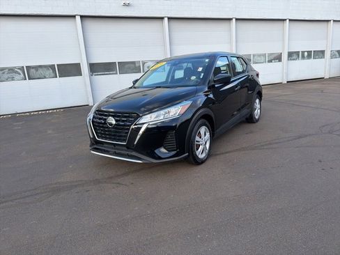 Used 2021 Nissan Kicks S image 18