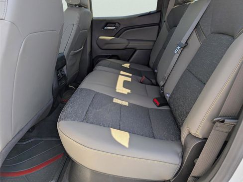 Used 2024 Chevrolet Colorado ZR2 w/ Technology Package image 32