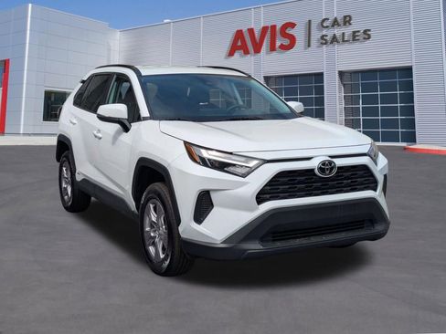 Used 2025 Toyota RAV4 XLE image 3