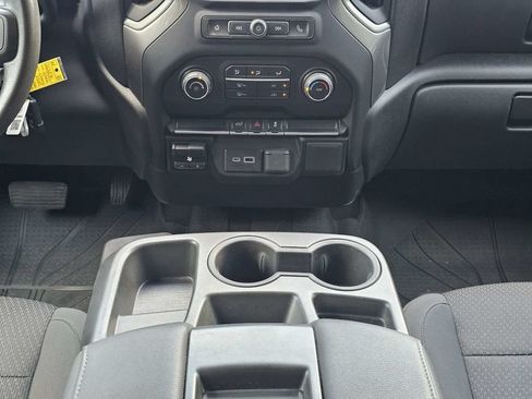 Used 2022 Chevrolet Silverado 2500 Custom w/ Custom Convenience Package AWD/4WD image 17