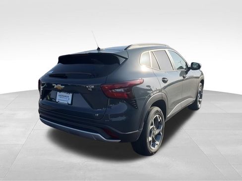 Used 2025 Chevrolet Trax LT w/ Driver Confidence Package FWD image 7