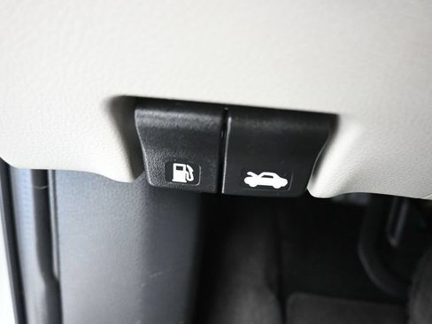 Used 2022 Nissan Rogue Sport SV w/ Technology Package AWD/4WD image 25