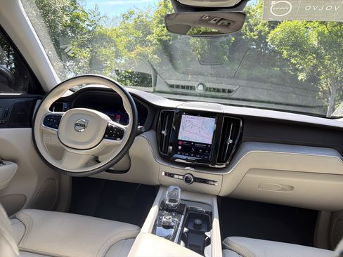 Certified 2023 Volvo XC60 B5 Ultimate w/ Protection Package Premier FWD image 30