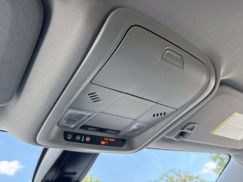 Used 2025 Chevrolet Blazer LT FWD image 27