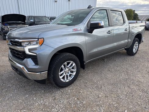 Used 2025 Chevrolet Silverado 1500 LT image 1