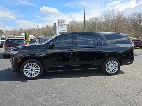 Used 2023 Cadillac Escalade ESV Luxury image 7