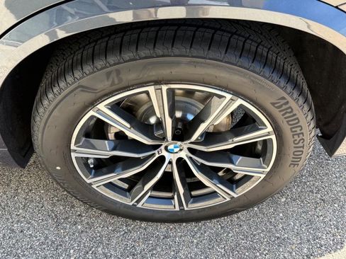 Used 2022 BMW X5 xDrive40i w/ M Sport Package image 7
