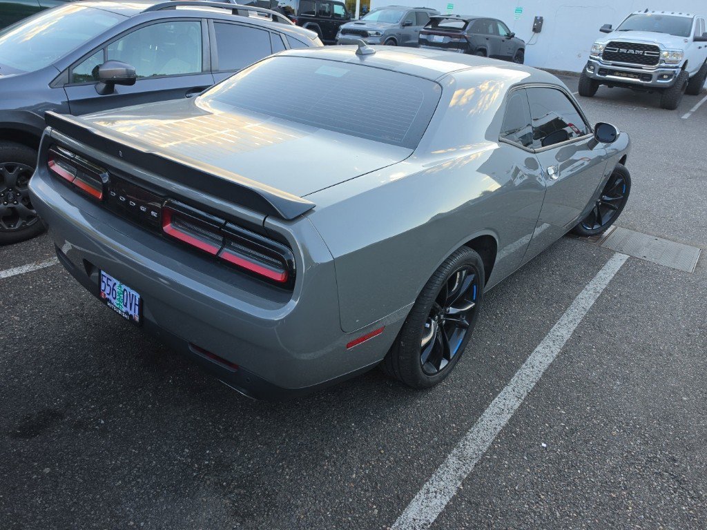 Used 2017 Dodge Challenger R/T w/ Driver Convenience Group RWD image 3