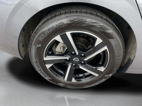 Used 2024 Nissan Sentra SV FWD image 31