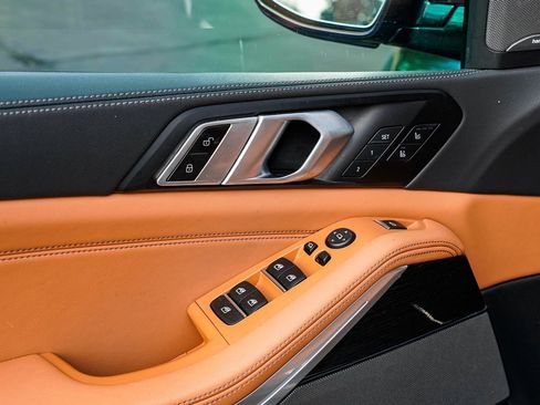 Used 2024 BMW X5 M60i image 10