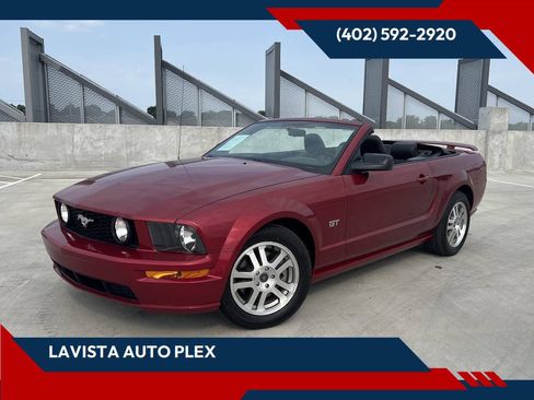 Used 2005 Ford Mustang GT RWD image 1