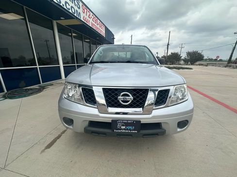 Used 2018 Nissan Frontier SV image 8