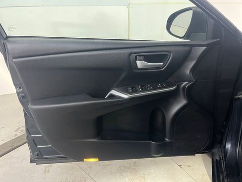 Used 2017 Toyota Camry SE image 26